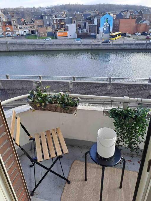 Bellevue - Grand Appartement Pour 5 Sur Les Quais De La Meuse Liegi Esterno foto