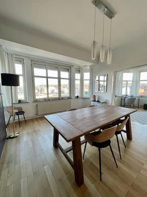 Bellevue - Grand Appartement Pour 5 Sur Les Quais De La Meuse Liegi Esterno foto