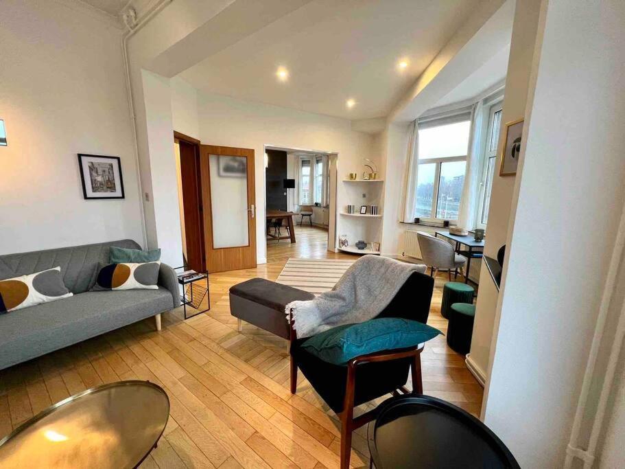 Bellevue - Grand Appartement Pour 5 Sur Les Quais De La Meuse Liegi Esterno foto