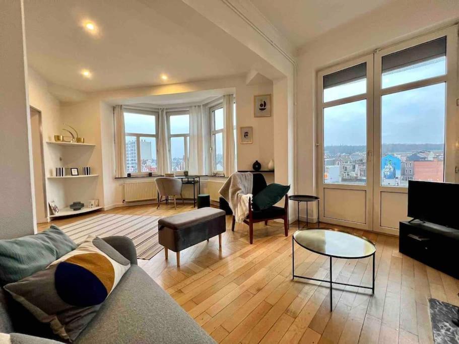 Bellevue - Grand Appartement Pour 5 Sur Les Quais De La Meuse Liegi Esterno foto