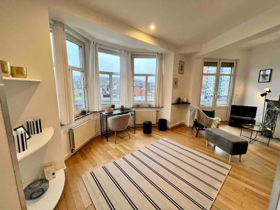 Bellevue - Grand Appartement Pour 5 Sur Les Quais De La Meuse Liegi Esterno foto