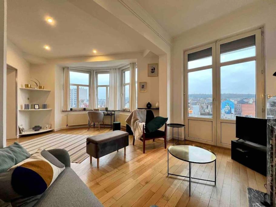 Bellevue - Grand Appartement Pour 5 Sur Les Quais De La Meuse Liegi Esterno foto