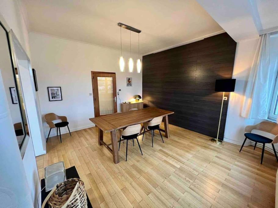 Bellevue - Grand Appartement Pour 5 Sur Les Quais De La Meuse Liegi Esterno foto
